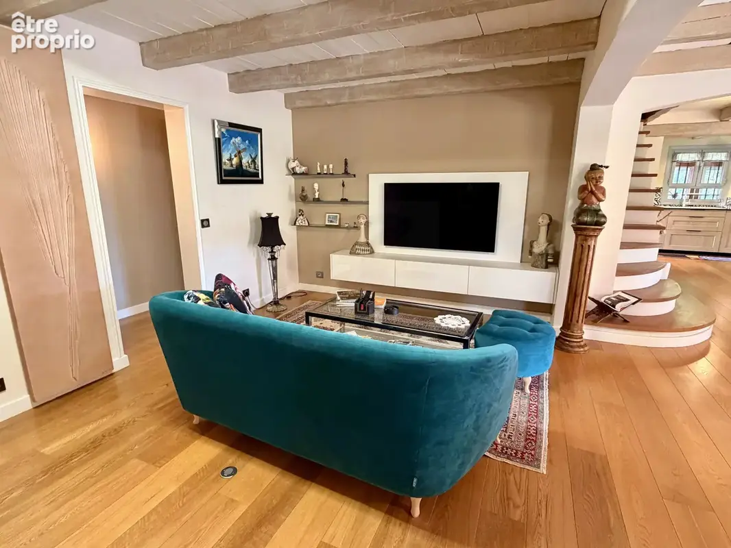 Élégante propriété avec villa principale, mazet en pierres et piscine - photo 27