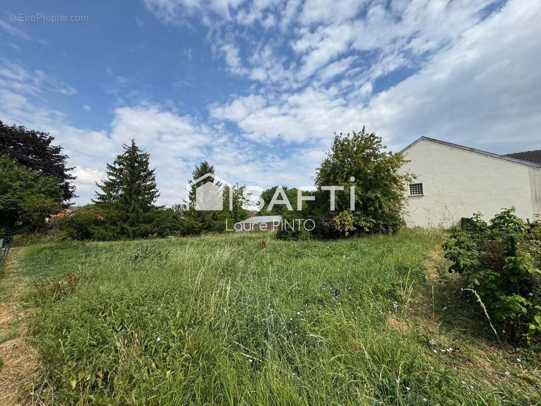 Terrain 942 m² à Selles  - photo 2
