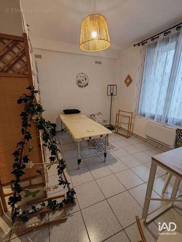 Photo 7 - Commerce à SARTROUVILLE