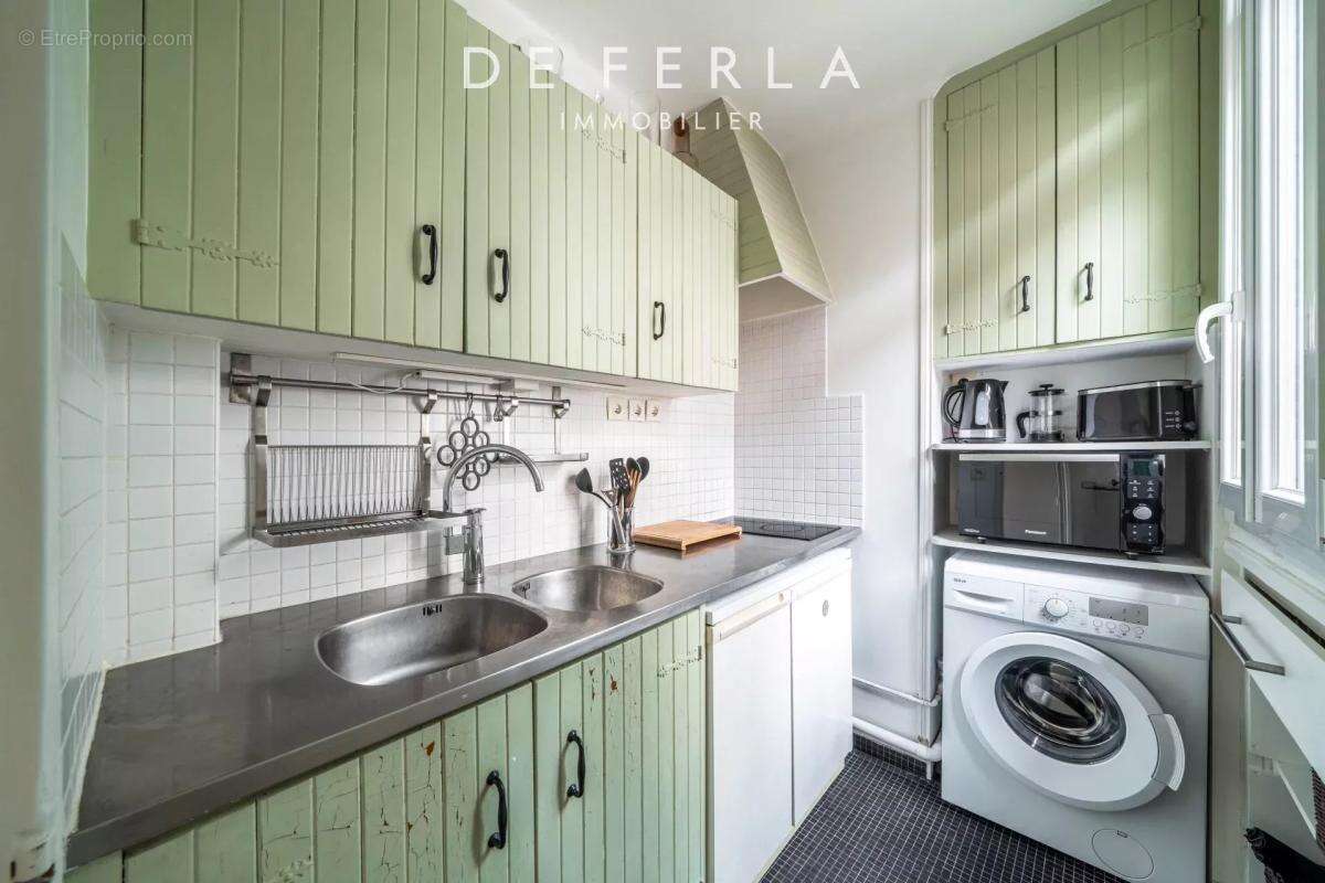 Appartement à PARIS-7E