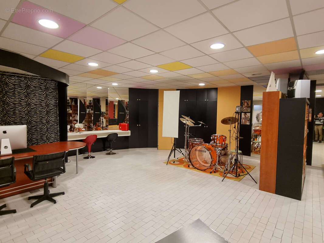 Commerce à MARSEILLE-8E