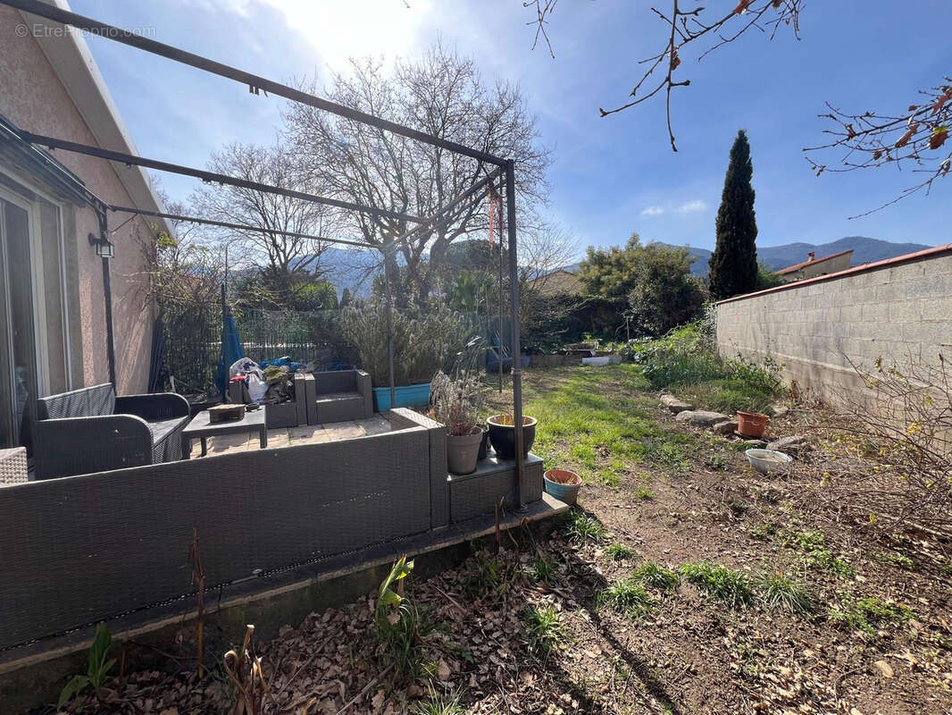 Maison à LAROQUE-DES-ALBERES