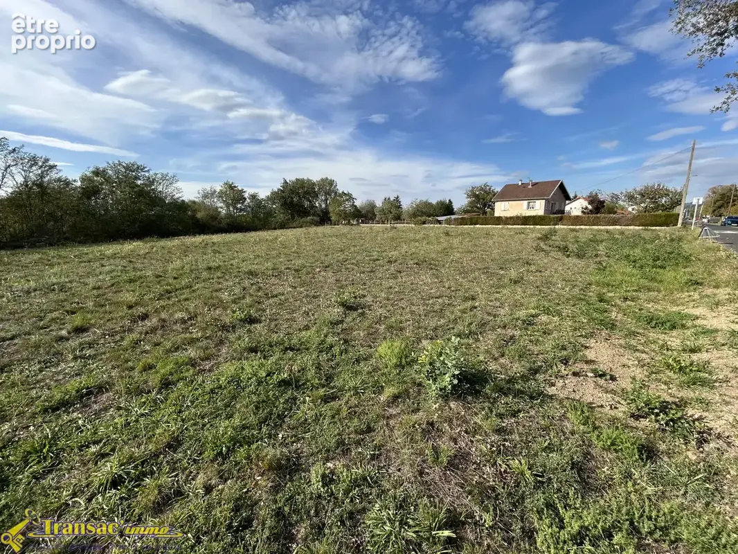 Terrain 5000m2 dont 1750m2 en zone constructible - photo 3