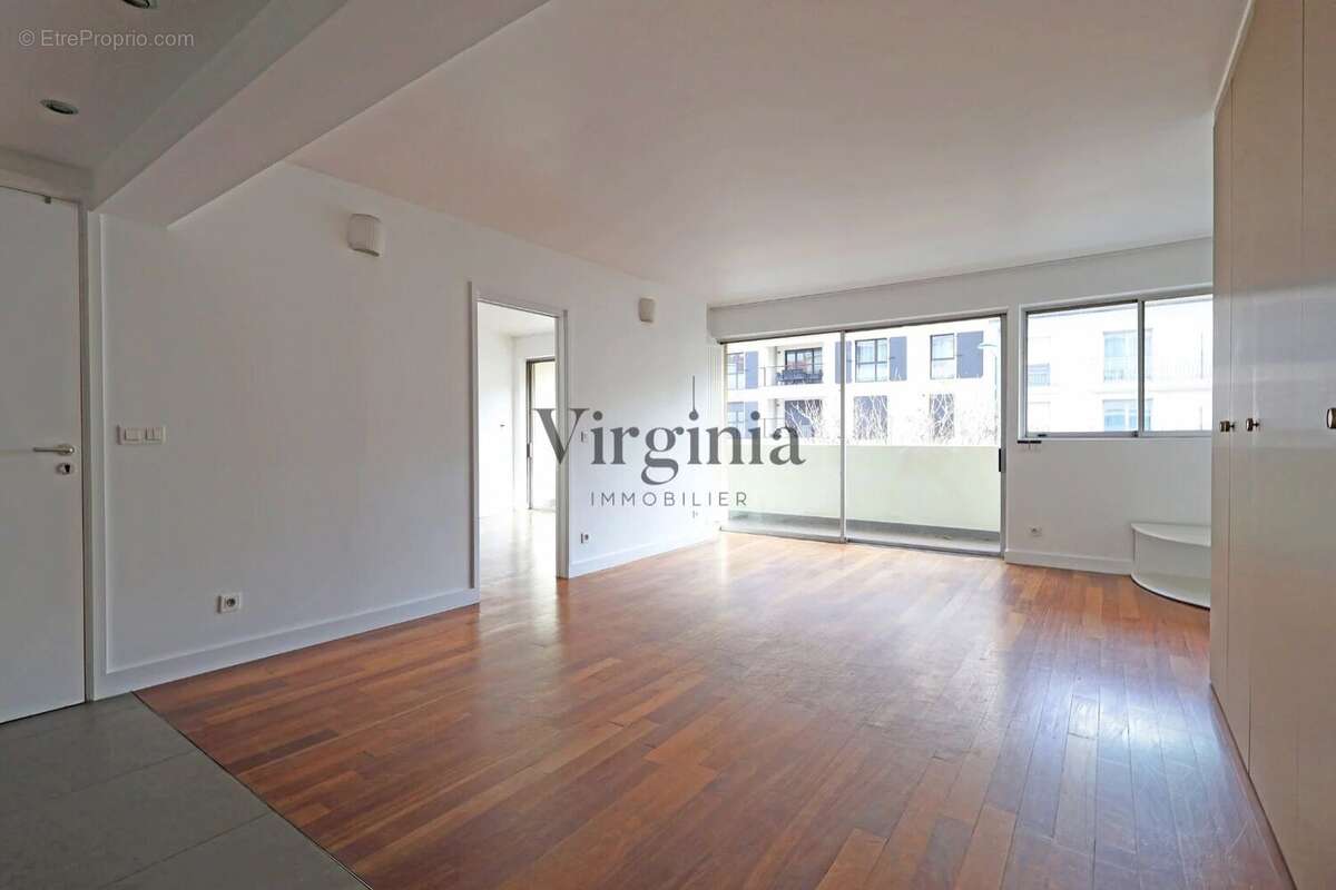 Appartement à CHARENTON-LE-PONT
