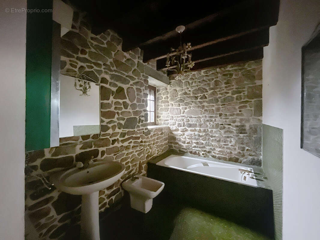 Maison à JULLOUVILLE