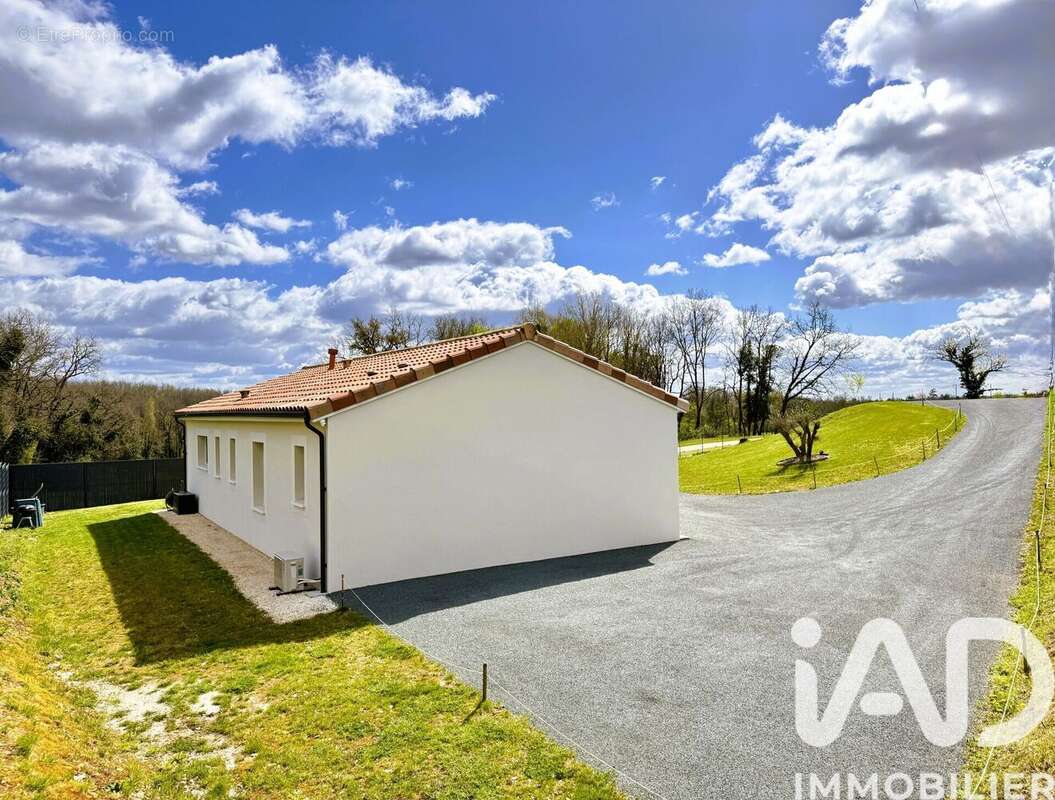 Maison 90 m² à Sainte-Nathalene  - photo 8