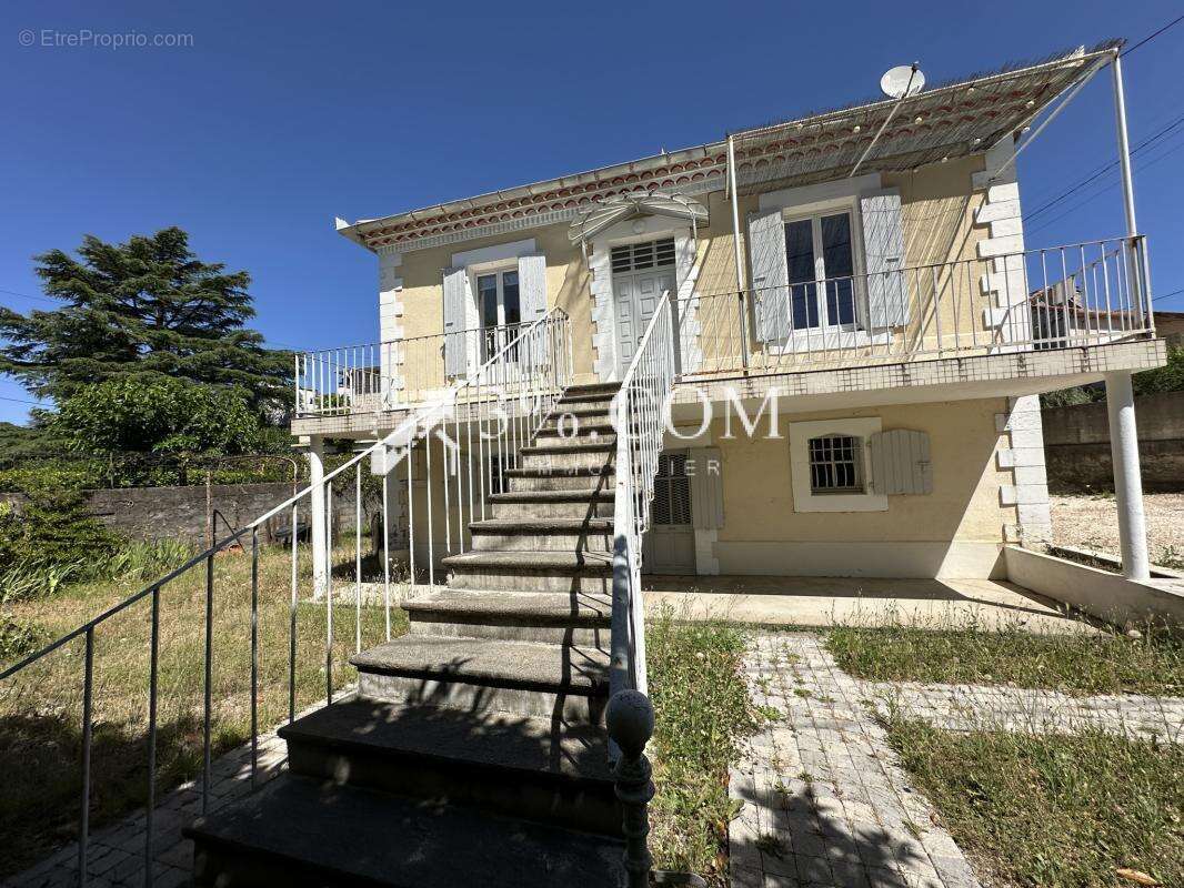 Maison de ville , 3 chambres deux niveaux proche centre vill - photo 2