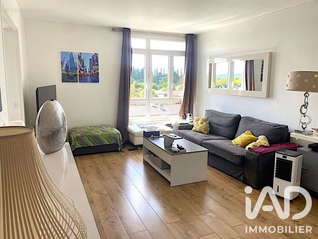 Photo 2 - Appartement à NOISY-LE-ROI