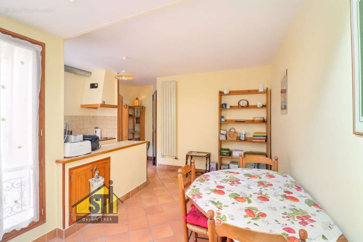 Appartement à PARIS-14E