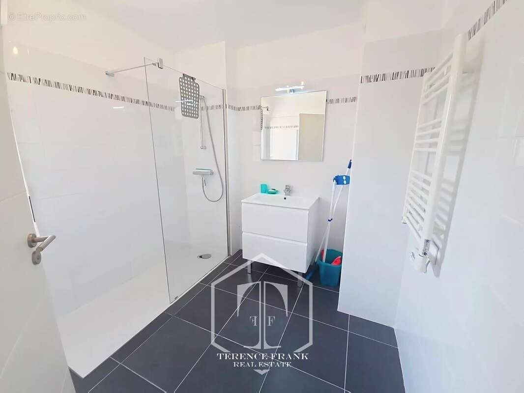 Appartement à VILLENEUVE-LOUBET