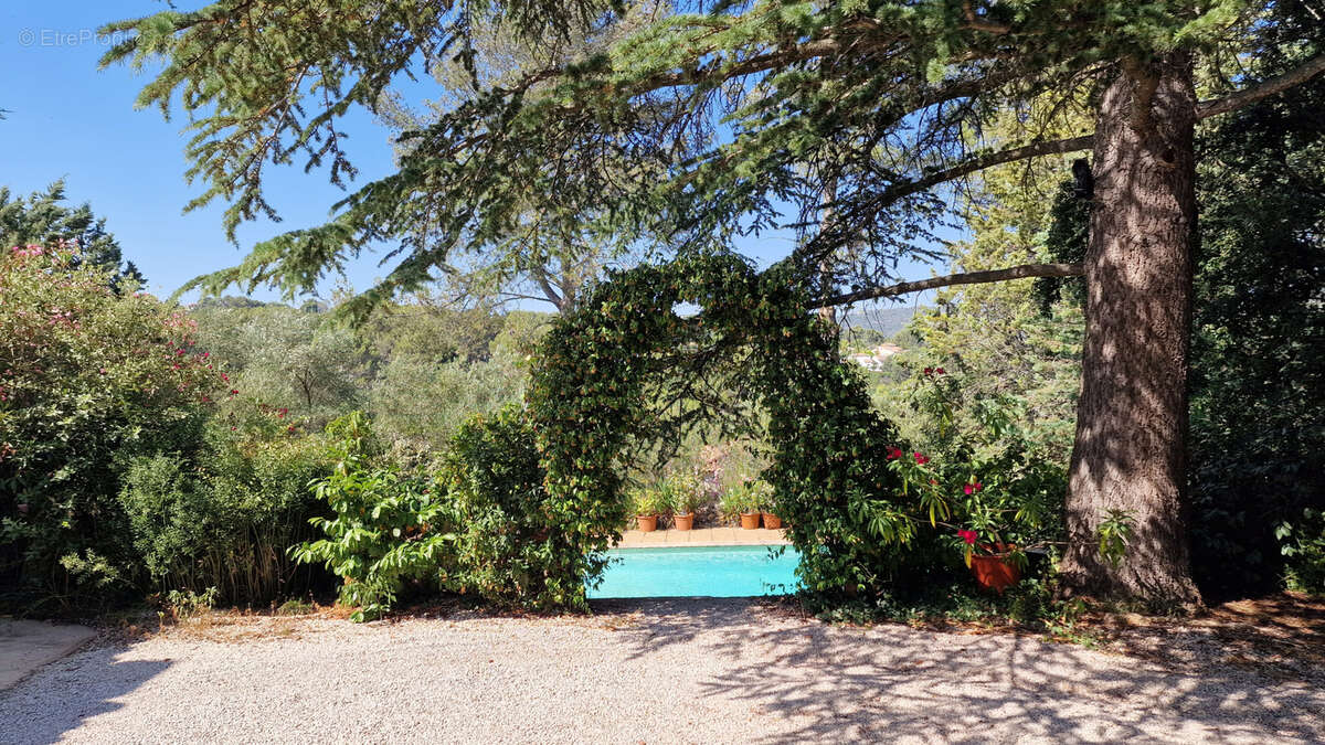 Maison à LA DESTROUSSE