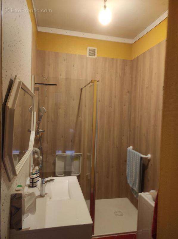 Maison à SAINT-JEAN-D'ANGELY