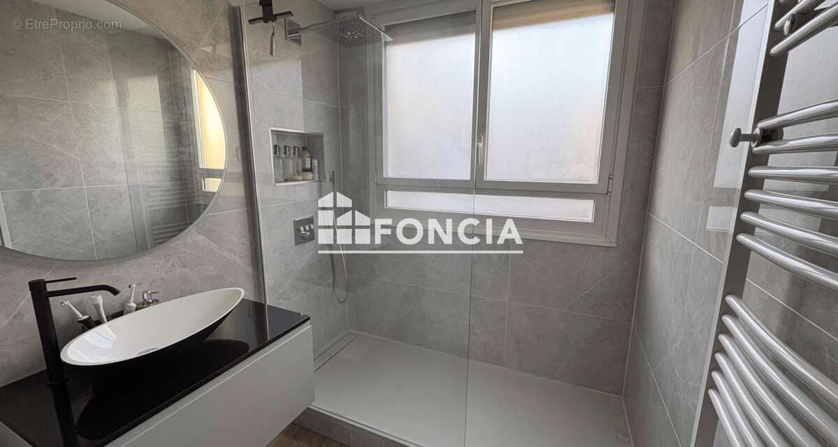 Appartement à FRESNES