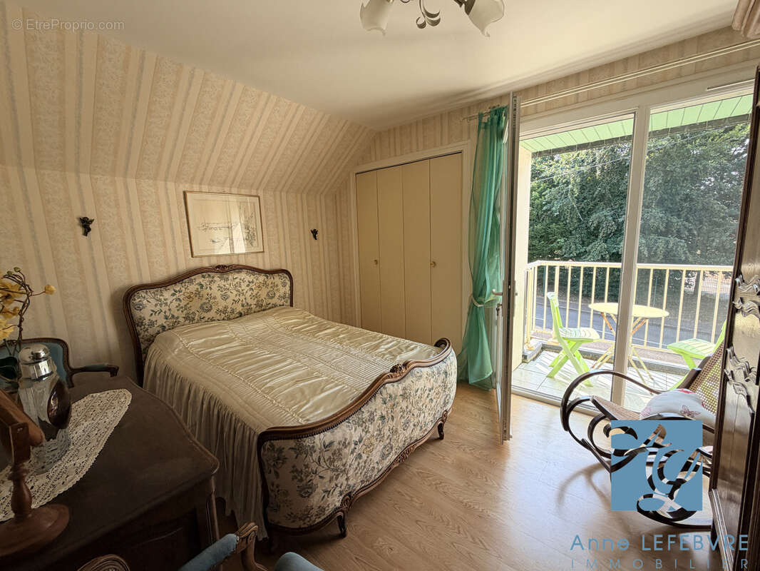 Exclusivité ! maison de 6 pièces avec garage et jardin - photo 18