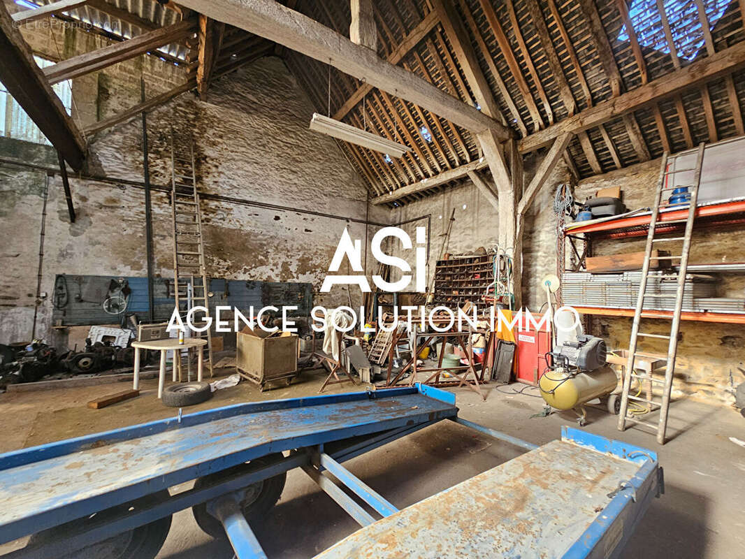 Maison à SAINT-GEORGES-LE-GAULTIER