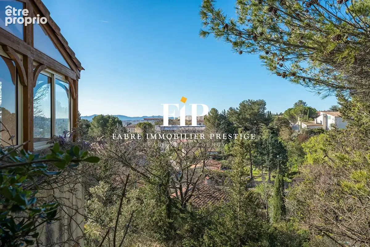 À 2 km du centre d'Aix ? Maison 250 m² , 10 pièces, avec vue - photo 2