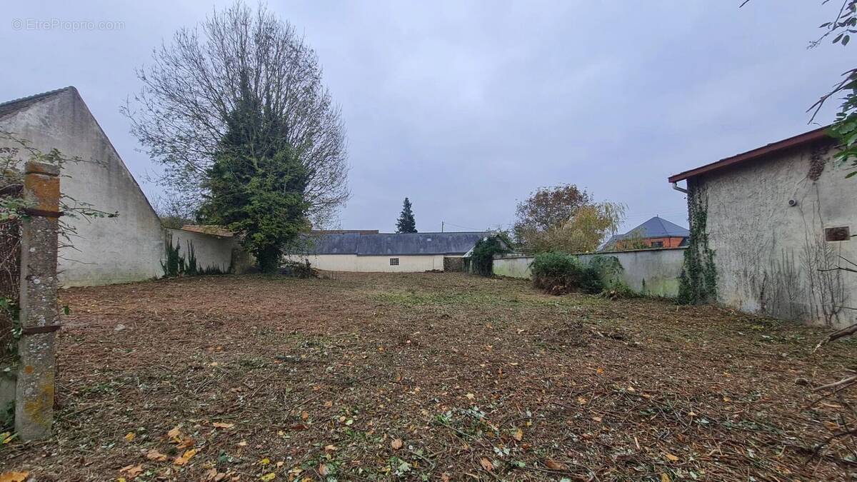 Terrain à MAINTENON