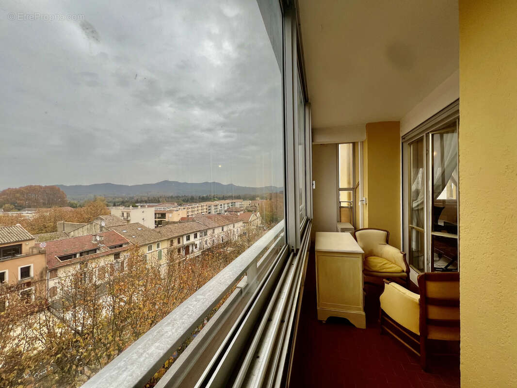 Appartement à BAGNOLS-SUR-CEZE