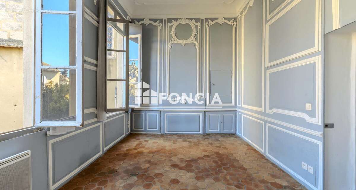 Exclusivité : T3 traversant de 71.38 m² dans un ancien hôtel particulier, Avignon Intra-Muros - photo 3