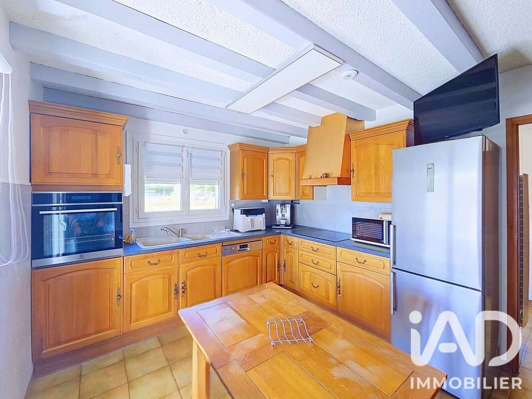 Maison 130 m² à Croix-Mare  - photo 3