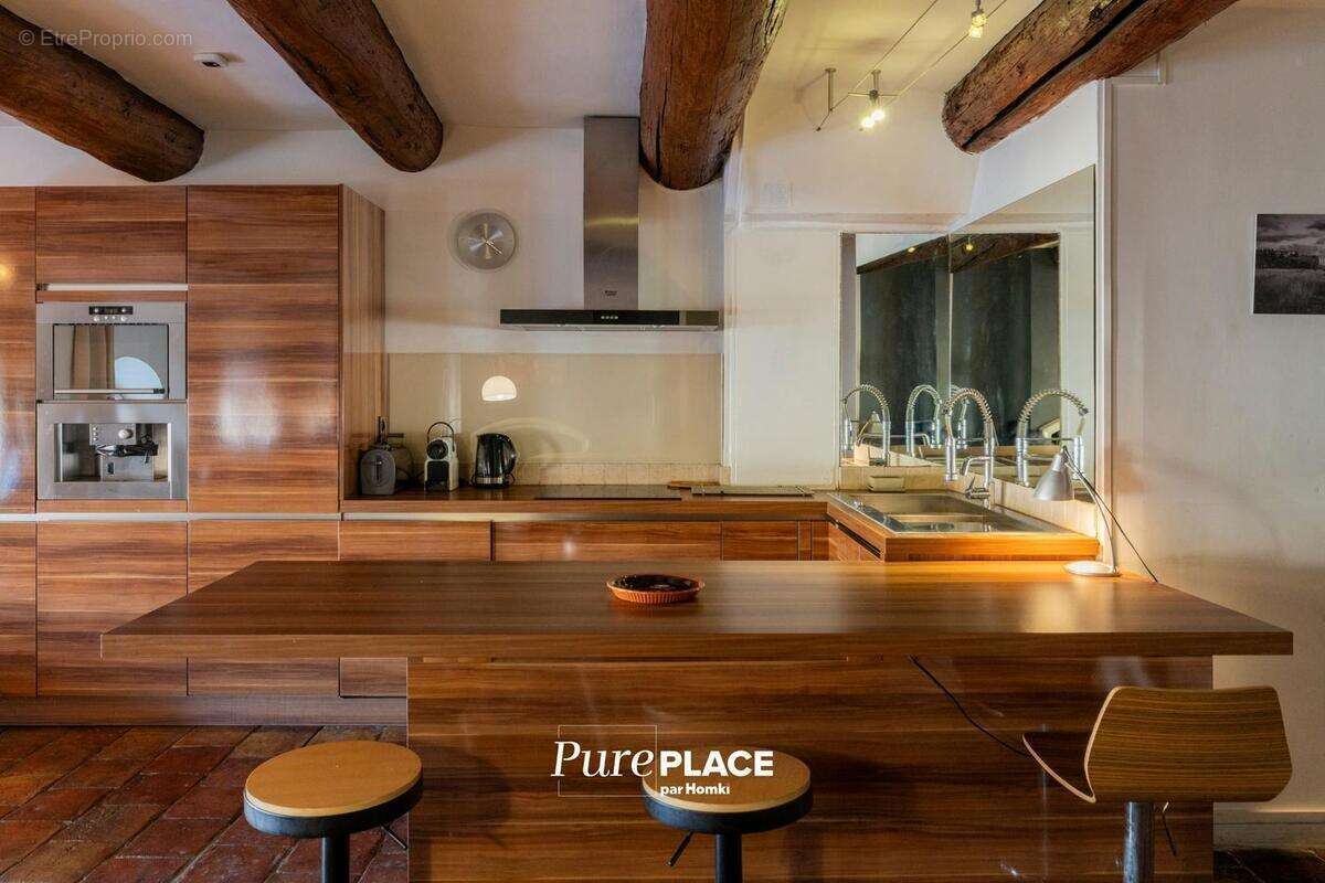 Appartement à MARSEILLE-1E