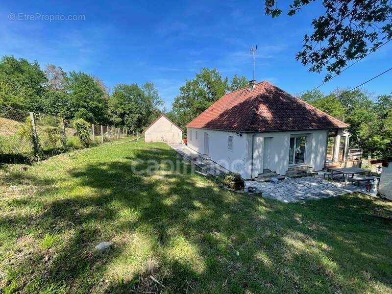 Maison de caractère avec piscine sur terrain arboré de 2452 m² JUGEALS NAZARETH (19) - photo 2