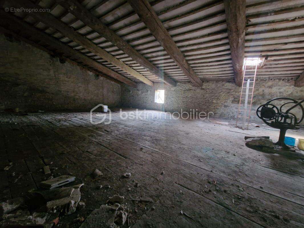 Maison à SAINT-JEAN-DE-BARROU