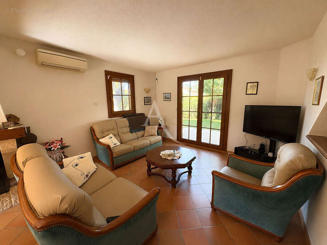 Maison familiale de 110 m² avec 4 chambres et beau terrain de 445 m² - photo 8