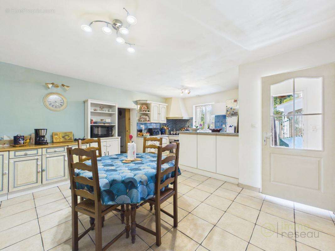 Maison 251 m² à Saint-Aubin-De-Blaye  - photo 13