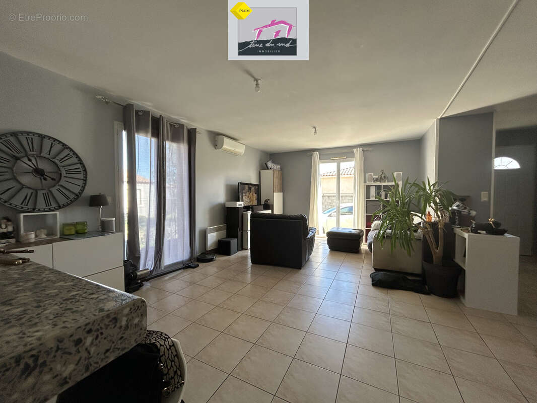 Villa de plain pied avec garage, piscine et  jardin - photo 2