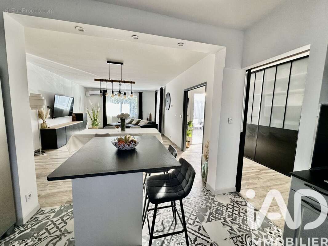 Photo 2 - Maison à CHATEAU-ARNOUX-SAINT-AUBAN