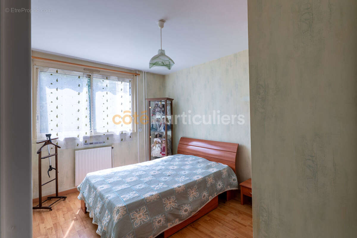 La roche-sur-yon -- rivoli -- appartement t4 -- 3 chambres -- 79 m2 -- loggia -- parking -- cave - photo 7