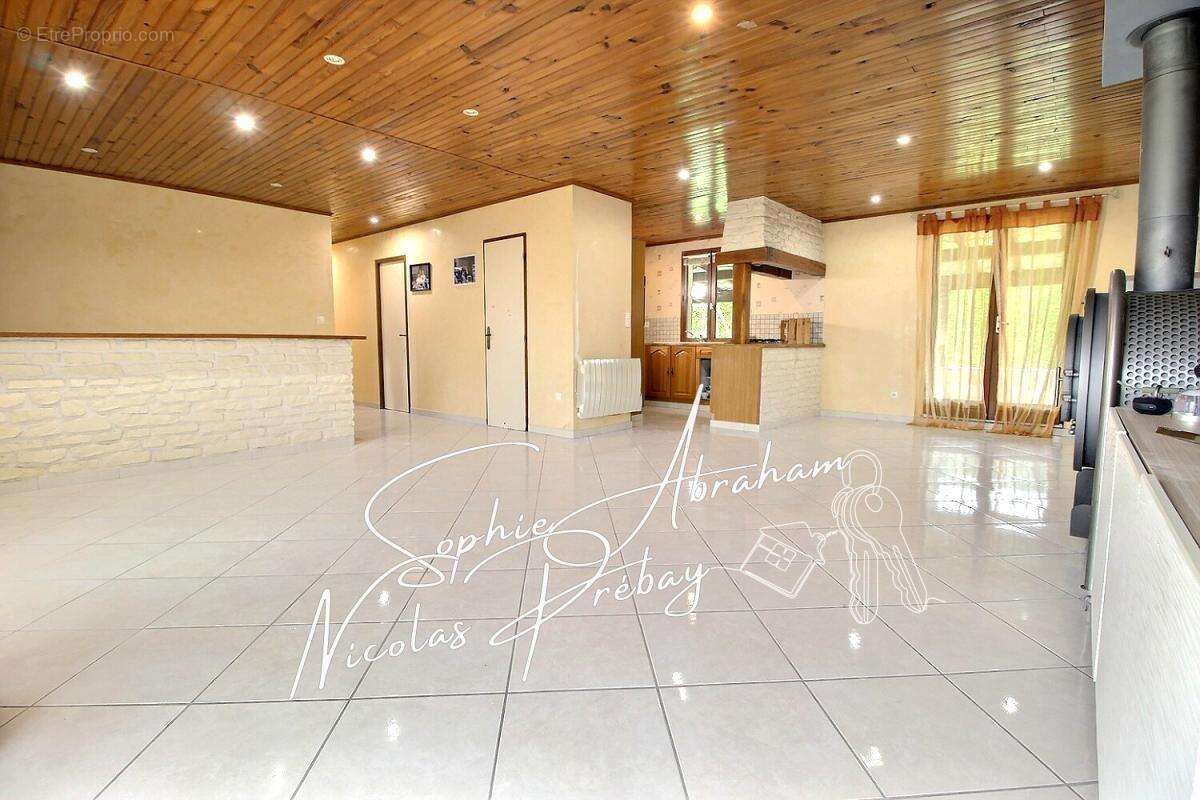 Maison à BAZOCHES-LES-GALLERANDES