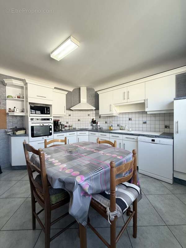 Maison 106 m² à Mayet  - photo 5