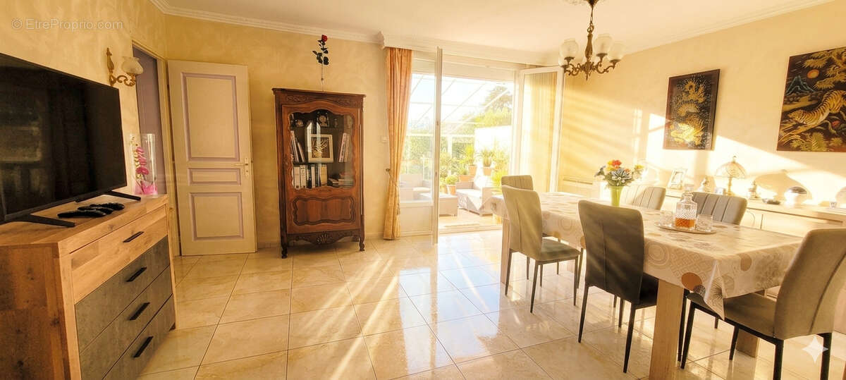 Maison à COURSAN