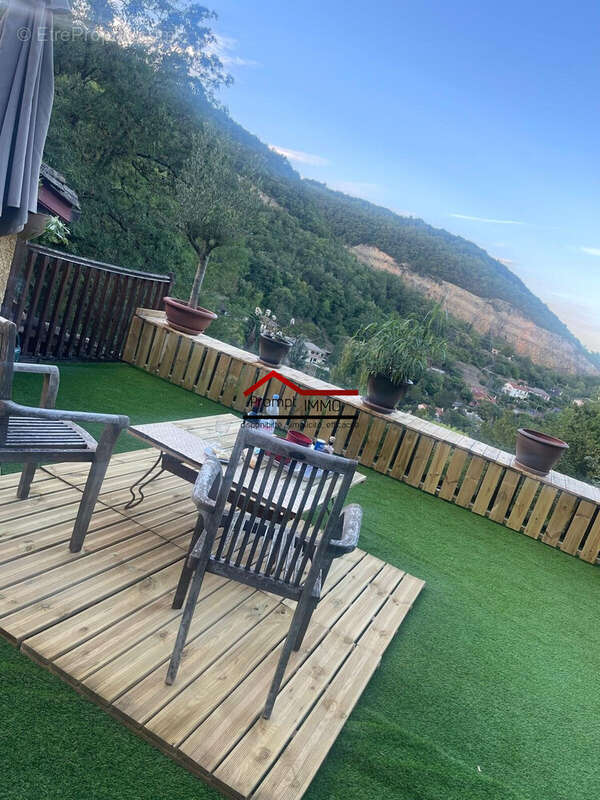 Maison à COUZON-AU-MONT-D&#039;OR