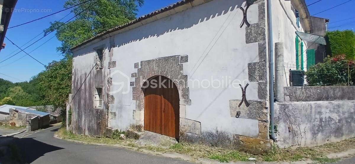 Maison à BURIE