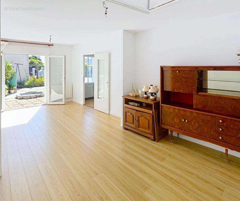 Maison de plain pied avec veranda et exterieur - photo 3