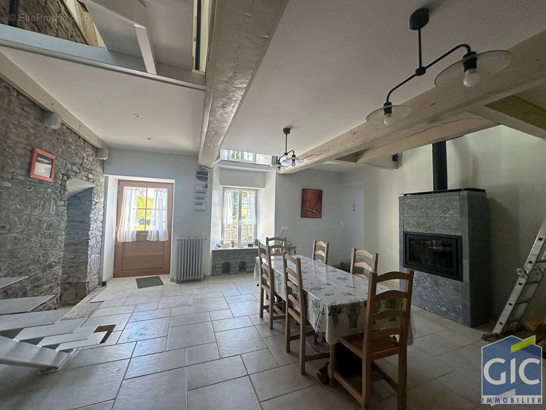 Maison à LE BENY-BOCAGE