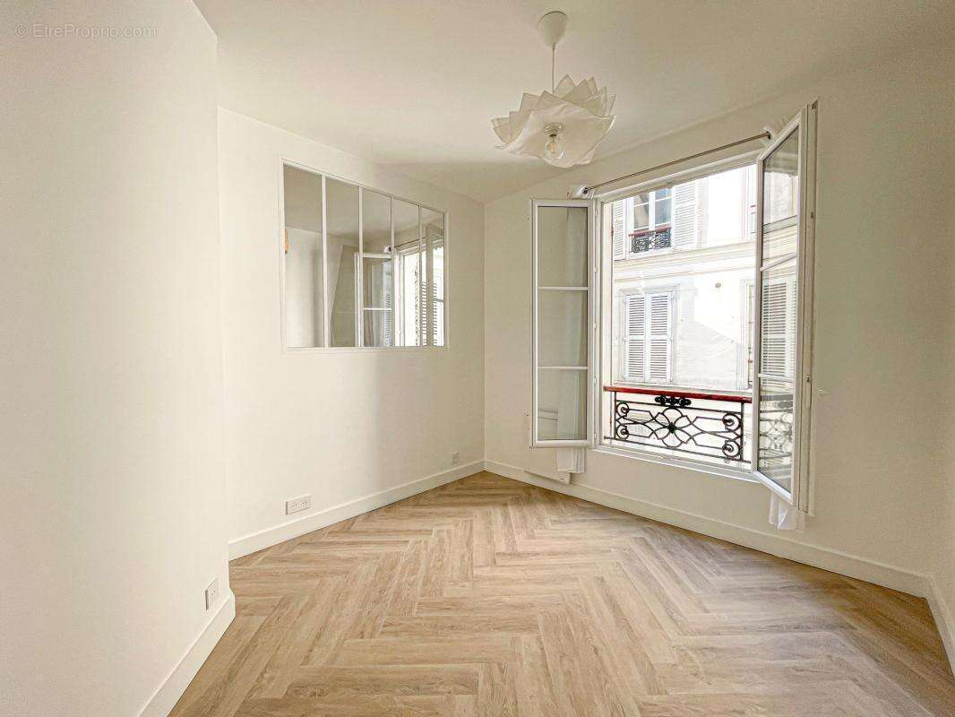Appartement à PARIS-10E