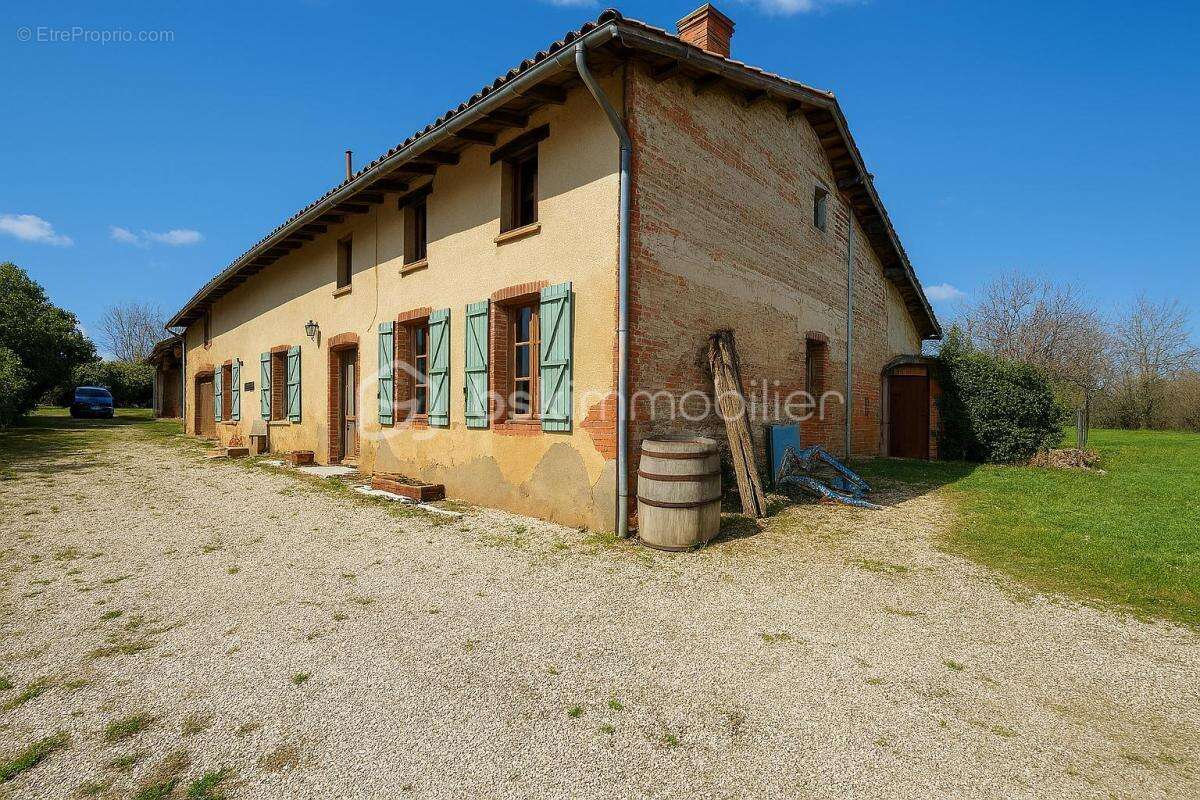 Ferme rénovée 6 pièces 334 m² - photo 3
