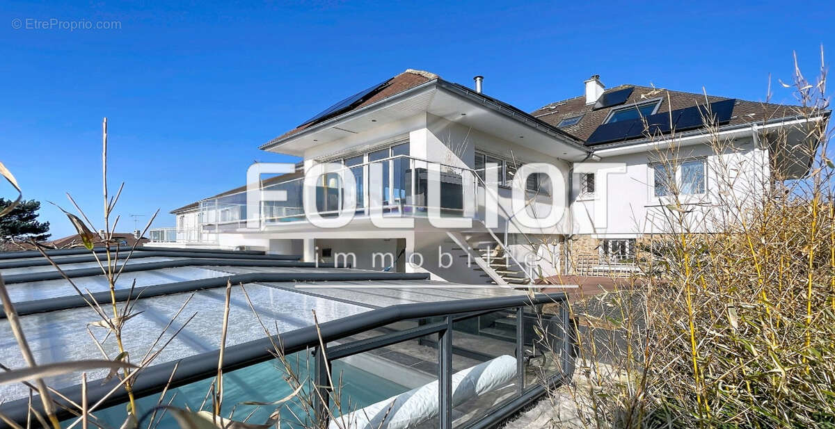 Maison à DONVILLE-LES-BAINS