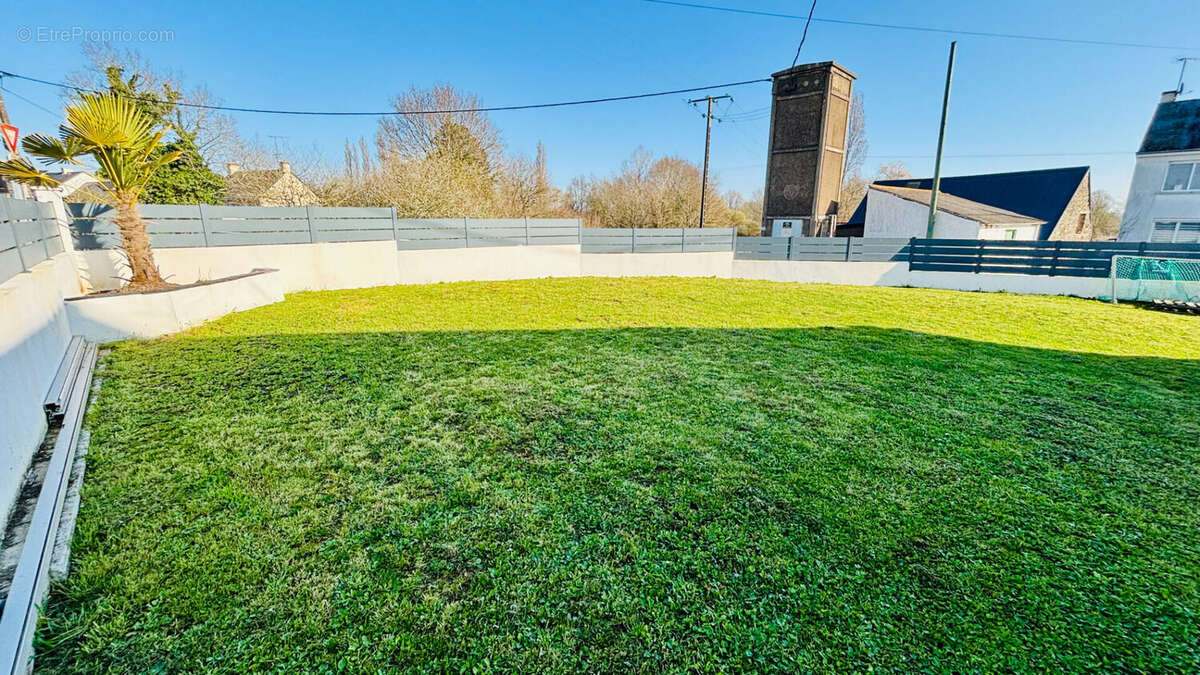 Maison à LA CHAPELLE-DES-MARAIS