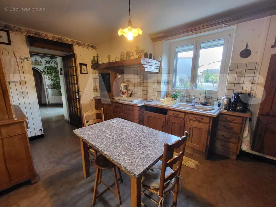 6 - Maison à CONDE-EN-BRIE