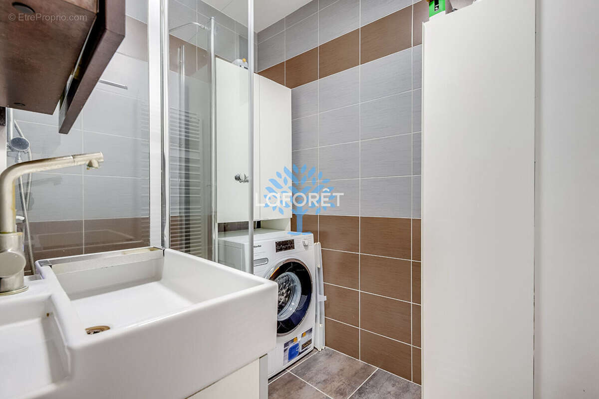 Appartement 3p 61m2 75020 Paris 4eme T3 - photo 6
