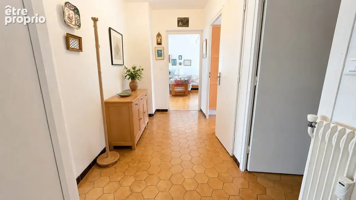 Appartement 3 pièces 86 m² à vendre à Divonne-Les-Bains (01220) - photo 5
