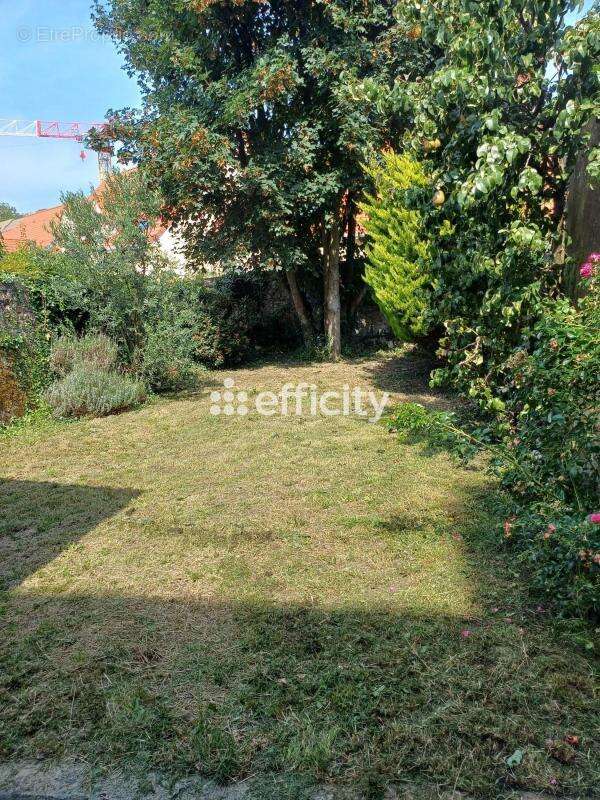 Maison à SAINT-MARTIN-BOULOGNE