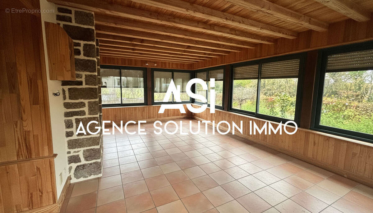 Maison à AMBRIERES-LES-VALLEES