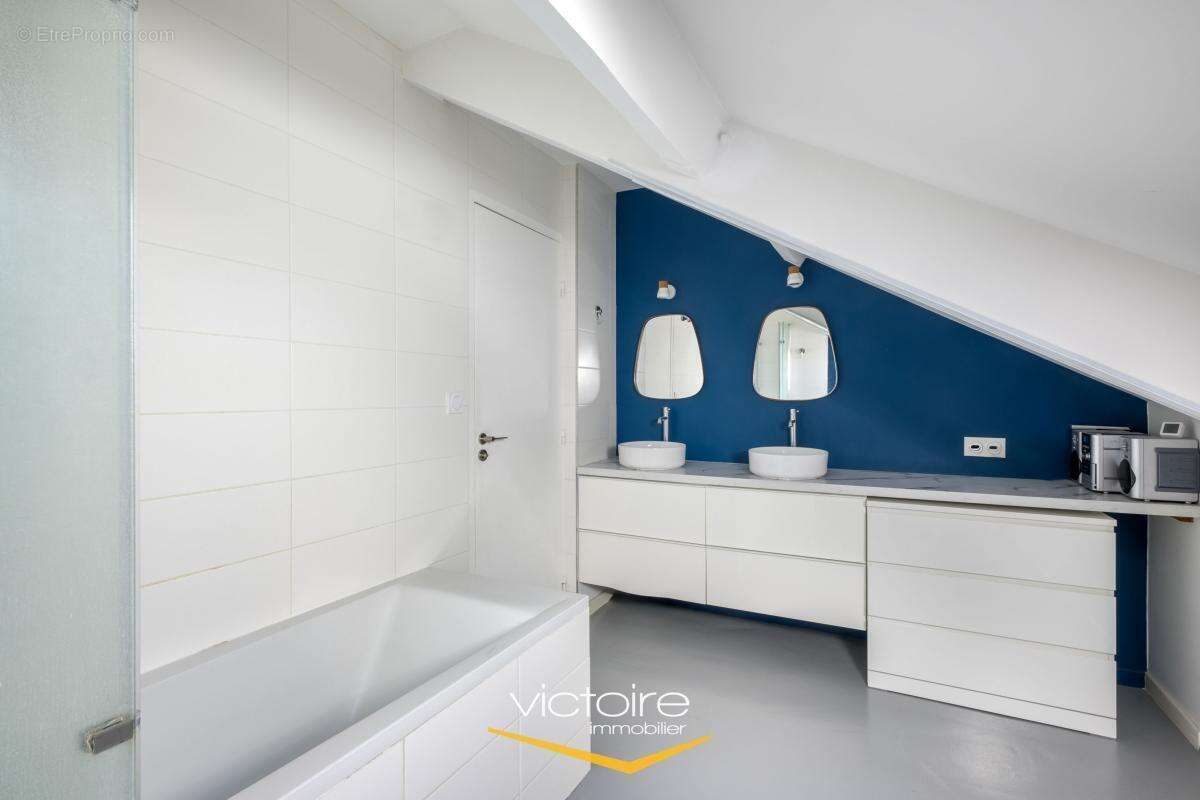 Lyon 3ème Montchat - Grange Blanche, Magnifique T3 Bis familial en Duplex avec balcons - photo 10