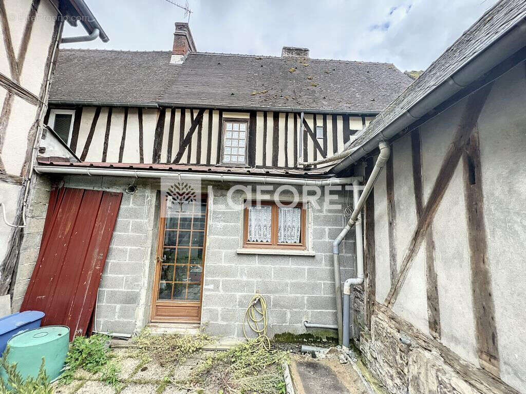 Maison à LA FERRIERE-SUR-RISLE